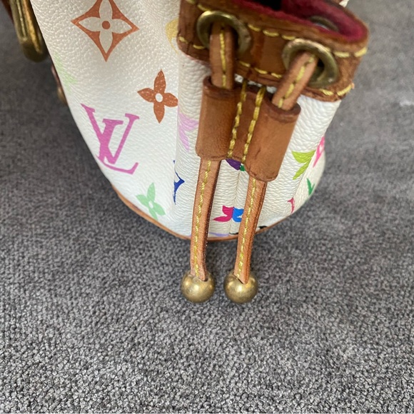 Louis Vuitton Theda - Picture 13 of 16